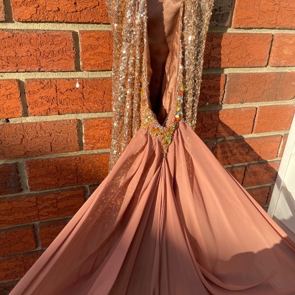 Tony Bowls prom gown - Picture 5 of 7